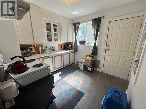 1960 Daniel  Street, Trail, BC - Indoor Photo Showing Kitchen