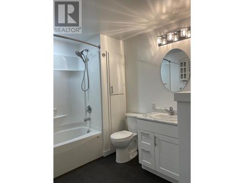 5244 Cottonwood Road, Fort Nelson, BC - Indoor Photo Showing Bathroom