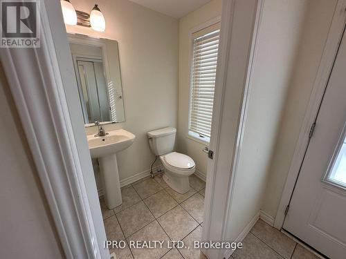 112 Bond Head Court, Milton, ON - Indoor Photo Showing Bathroom