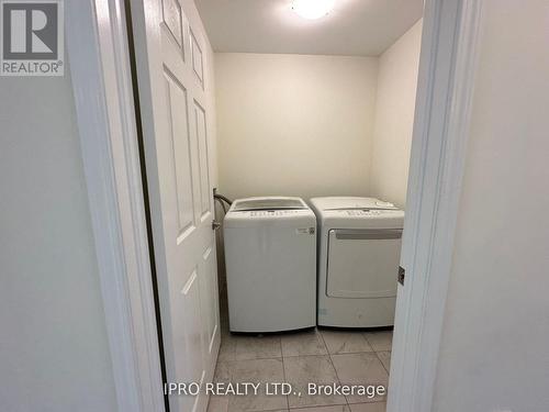 112 Bond Head Court, Milton, ON - Indoor Photo Showing Laundry Room