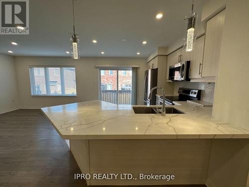 112 Bond Head Court, Milton, ON - Indoor