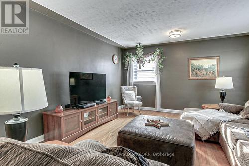 334 Regal Drive, London, ON - Indoor