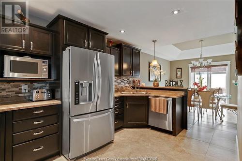 4801 Barcelona Crescent, Windsor, ON - Indoor Photo Showing Kitchen With Stainless Steel Kitchen