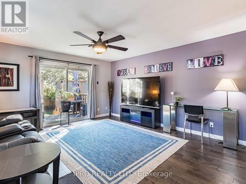 93 Gair Drive, Toronto, ON - Indoor Photo Showing Living Room