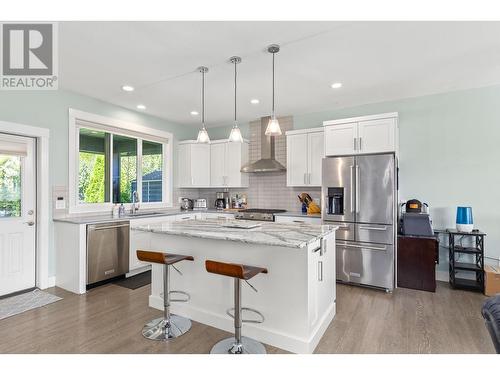 13250 Apex Crescent, Lake Country, BC - Indoor Photo Showing Kitchen With Stainless Steel Kitchen With Upgraded Kitchen