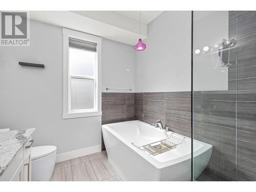 13250 Apex Crescent, Lake Country, BC - Indoor Photo Showing Bathroom