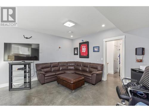 13250 Apex Crescent, Lake Country, BC - Indoor Photo Showing Living Room