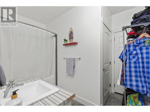 13250 Apex Crescent, Lake Country, BC - Indoor Photo Showing Bathroom