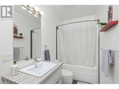 13250 Apex Crescent, Lake Country, BC - Indoor Photo Showing Bathroom