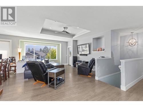 13250 Apex Crescent, Lake Country, BC - Indoor Photo Showing Living Room