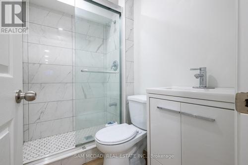 2429 Aztec Gate, Oakville, ON - Indoor Photo Showing Bathroom