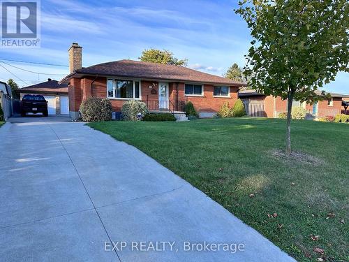 373 Chippendale Crescent, London, ON - Outdoor With Facade