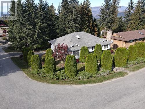 2915 Canada Way, Blind Bay, BC - Outdoor