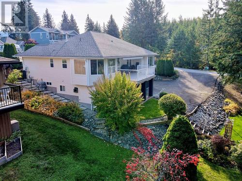 2915 Canada Way, Blind Bay, BC - Outdoor With Deck Patio Veranda