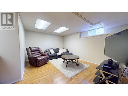 2915 Canada Way, Blind Bay, BC - Indoor Photo Showing Basement