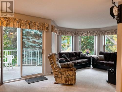 719 11Th  Avenue Unit# 204, Castlegar, BC - Indoor Photo Showing Living Room