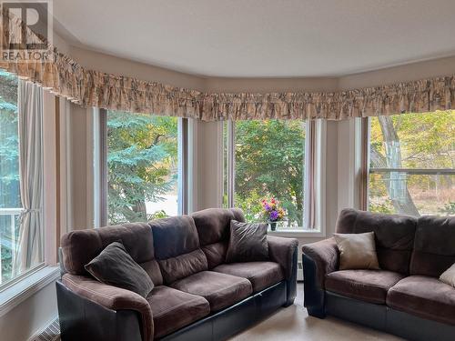 719 11Th  Avenue Unit# 204, Castlegar, BC - Indoor Photo Showing Living Room