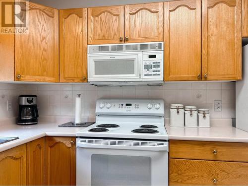 719 11Th  Avenue Unit# 204, Castlegar, BC - Indoor Photo Showing Kitchen