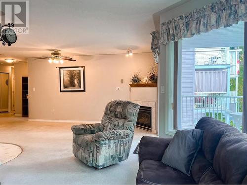 719 11Th  Avenue Unit# 204, Castlegar, BC - Indoor Photo Showing Living Room