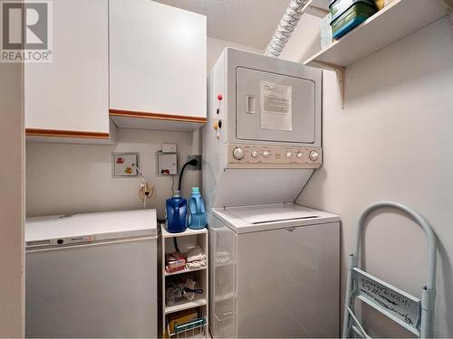 719 11Th  Avenue Unit# 204, Castlegar, BC - Indoor Photo Showing Laundry Room