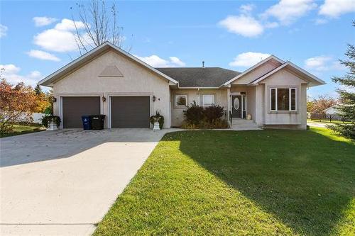 4 Glenwood Bay, Grunthal, MB 