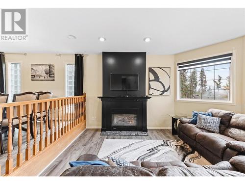 3257 Juniper Drive, Naramata, BC - Indoor Photo Showing Living Room With Fireplace