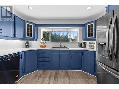 3257 Juniper Drive, Naramata, BC - Indoor Photo Showing Kitchen