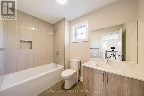 917 Dundas Street W, Whitby (Lynde Creek), ON - Indoor Photo Showing Bathroom