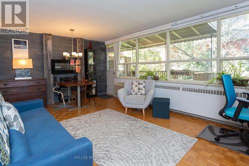 410 - 160 The Donway W, Toronto, ON - Indoor Photo Showing Living Room