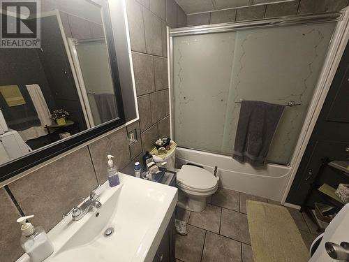 5730 Cook Crescent, Prince George, BC - Indoor Photo Showing Bathroom