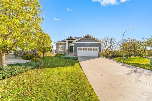 17 390 Oak Forest Crescent, Winnipeg, MB - Outdoor With Facade