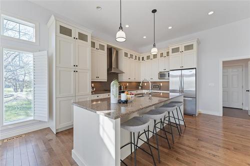 17 390 Oak Forest Crescent, Winnipeg, MB - Indoor Photo Showing Kitchen With Upgraded Kitchen