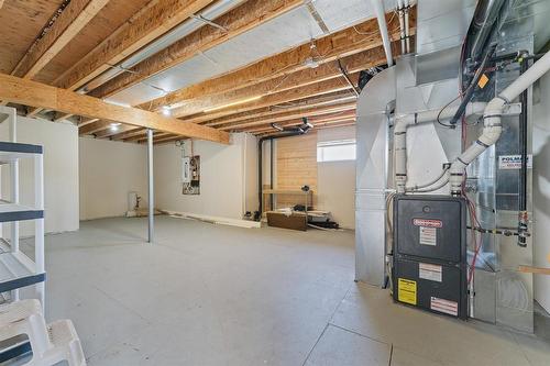 17 390 Oak Forest Crescent, Winnipeg, MB - Indoor Photo Showing Basement