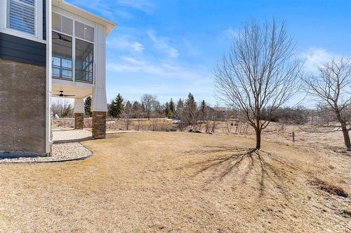 17 390 Oak Forest Crescent, Winnipeg, MB - Outdoor