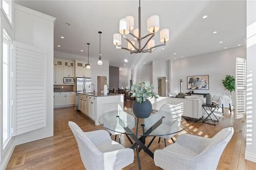 17 390 Oak Forest Crescent, Winnipeg, MB - Indoor Photo Showing Dining Room