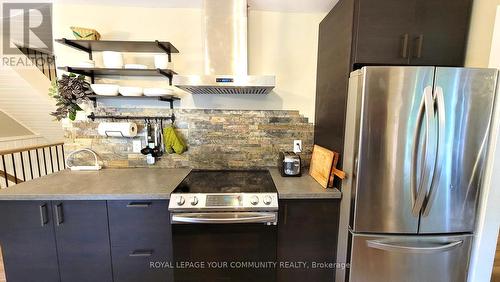 1138 Siesta Drive, Tiny, ON - Indoor Photo Showing Kitchen