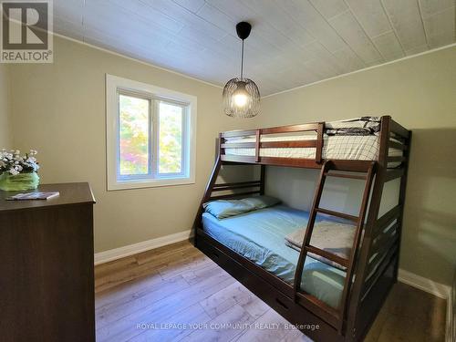 1138 Siesta Drive, Tiny, ON - Indoor Photo Showing Bedroom