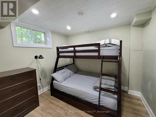 1138 Siesta Drive, Tiny, ON - Indoor Photo Showing Bedroom