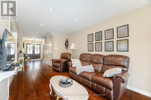 50 Big Moe Crescent, Brampton, ON - Indoor Photo Showing Living Room