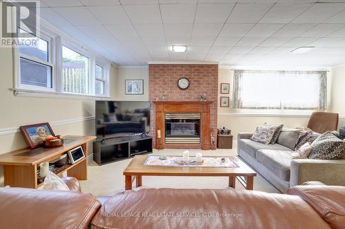 167 West 18Th Street, Hamilton, ON - Indoor Photo Showing Living Room With Fireplace