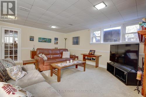 167 West 18Th Street, Hamilton, ON - Indoor Photo Showing Living Room