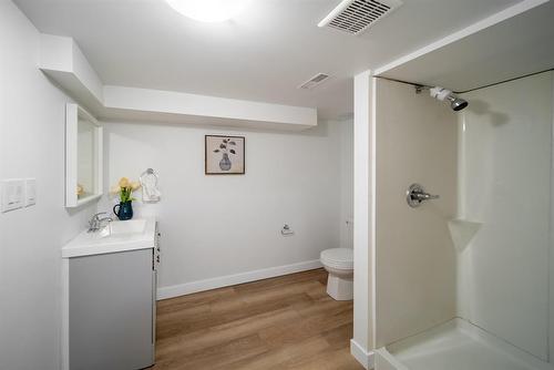 527 Simcoe Street, Winnipeg, MB - Indoor Photo Showing Bathroom