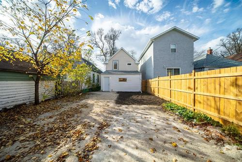 527 Simcoe Street, Winnipeg, MB - Outdoor