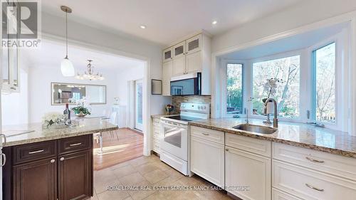 19 Strathgowan Crescent, Toronto, ON - Indoor Photo Showing Kitchen