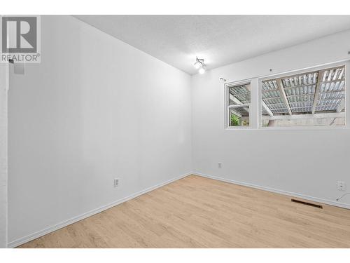 2173 Glenwood Drive, Kamloops, BC - Indoor Photo Showing Other Room