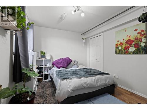 2173 Glenwood Drive, Kamloops, BC - Indoor Photo Showing Bedroom