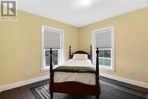 205 Lake Street, Front Of Yonge, ON - Indoor Photo Showing Bedroom