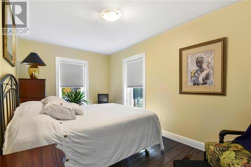 205 Lake Street, Front Of Yonge, ON - Indoor Photo Showing Bedroom