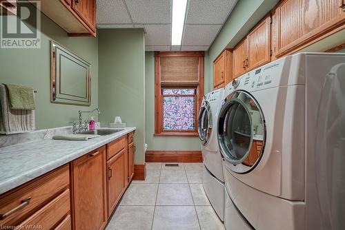 246 Light Street, Woodstock, ON - Indoor Photo Showing Laundry Room