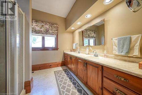 246 Light Street, Woodstock, ON - Indoor Photo Showing Bathroom